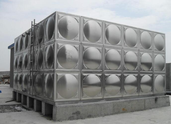簡(jiǎn)析沖壓球形焊接不銹鋼水箱特點(diǎn)