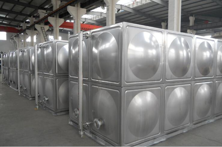 廠家在設(shè)計不銹鋼消防水箱時一般都比較注意這些問題